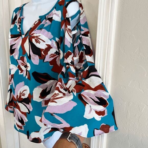 Jennifer Lopez Women's Turquoise Floral Bar Bell‎ Sleeve Peasant Top Sz M - Picture 4 of 9